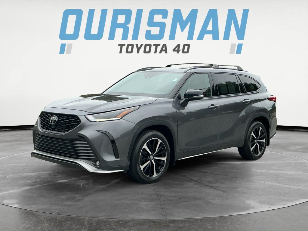 Used 2022 Toyota Highlander XSE AWD/4WD image 3