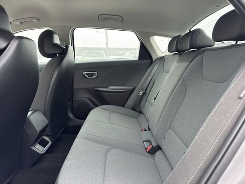 Used 2025 Kia K4 LXS image 9