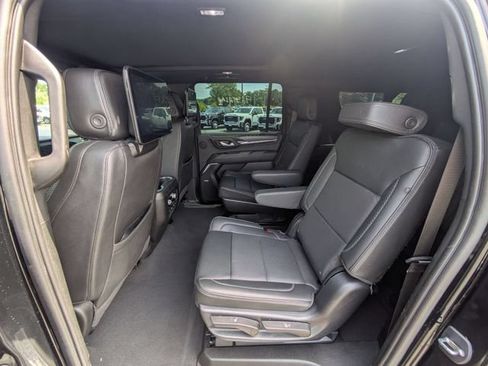 Used 2023 GMC Yukon XL Denali AWD/4WD image 33