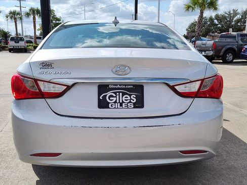 Used 2012 Hyundai Sonata GLS image 5