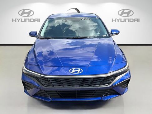 New 2026 Hyundai Elantra SE image 2