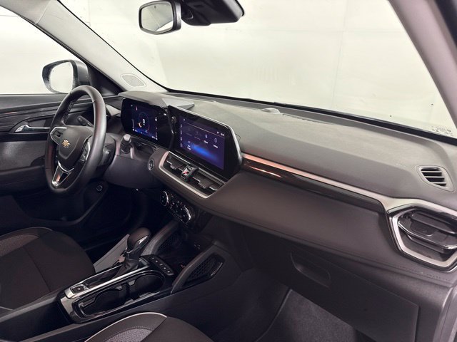 Used 2025 Chevrolet TrailBlazer LT w/ Convenience Package FWD image 32