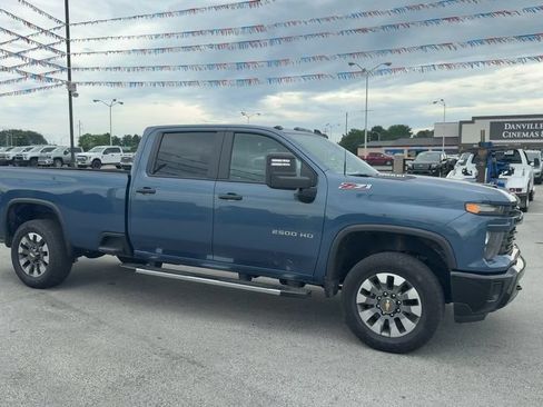 Used 2024 Chevrolet Silverado 2500 Custom w/ Custom Value Package AWD/4WD image 8