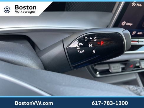 New 2026 Volkswagen Tiguan SE R-Line image 18