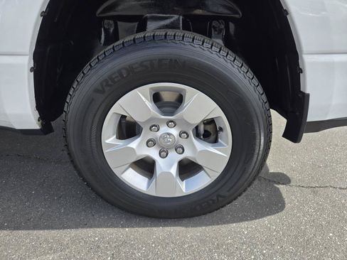 Used 2022 RAM 1500 Big Horn AWD/4WD image 35