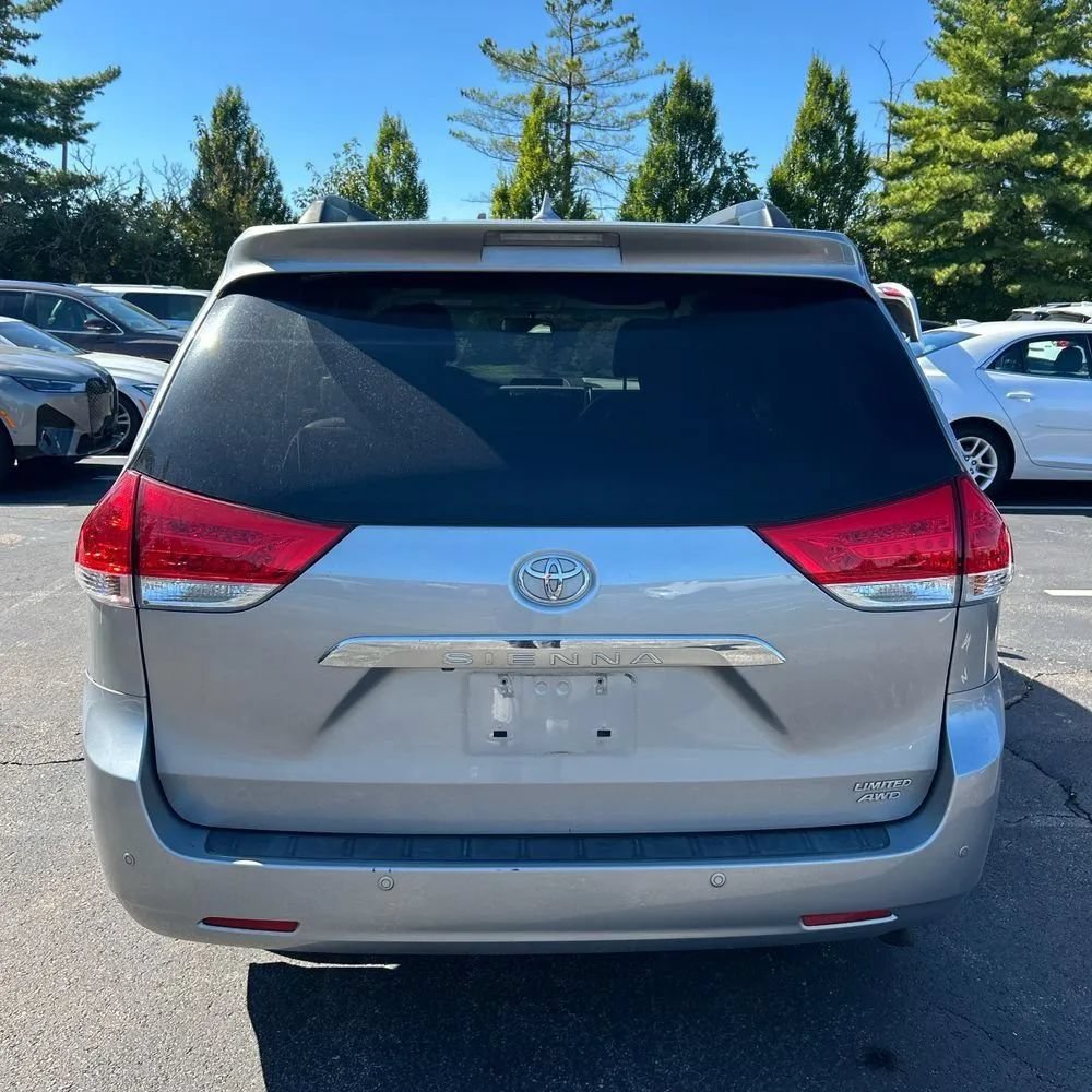 Used 2011 Toyota Sienna Limited AWD/4WD image 7