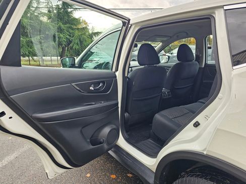 Used 2017 Nissan Rogue S image 13