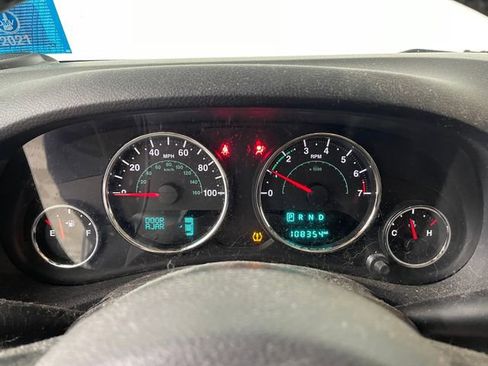 Used 2016 Jeep Wrangler Unlimited Sahara w/ Connectivity Group AWD/4WD image 5