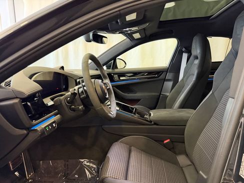 Certified 2025 Porsche Panamera 4 AWD/4WD image 5
