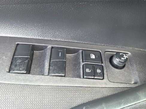 Used 2025 Toyota Corolla LE image 19