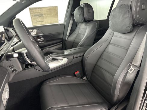 New 2026 Mercedes-Benz GLS 580 4MATIC image 21