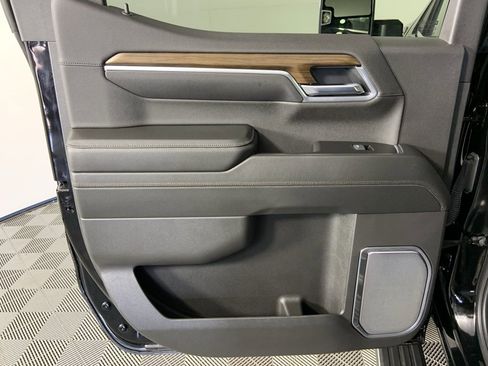 Used 2025 Chevrolet Silverado 1500 High Country w/ High Country Premium Package image 27