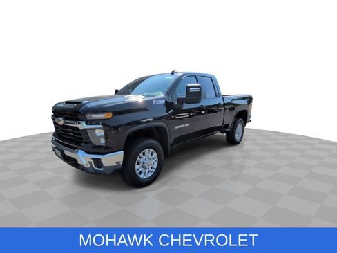 Used 2024 Chevrolet Silverado 2500 LT w/ Convenience Package AWD/4WD image 4
