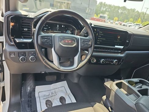 Used 2022 GMC Sierra 1500 Elevation w/ LPO, Elevation Black Package AWD/4WD image 20