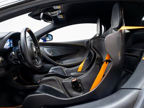 Used 2019 McLaren 600LT RWD image 6