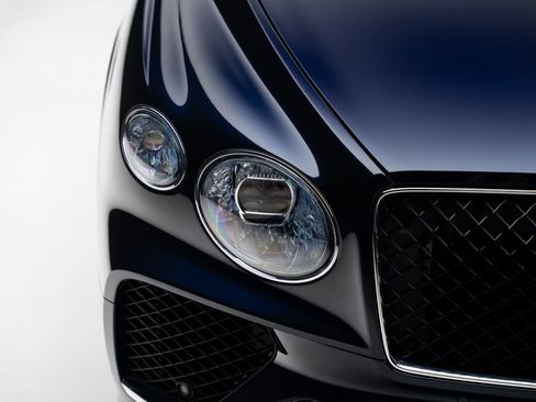 Used 2024 Bentley Bentayga AWD/4WD image 12