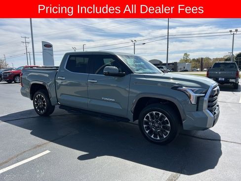 Used 2025 Toyota Tundra Limited AWD/4WD image 22