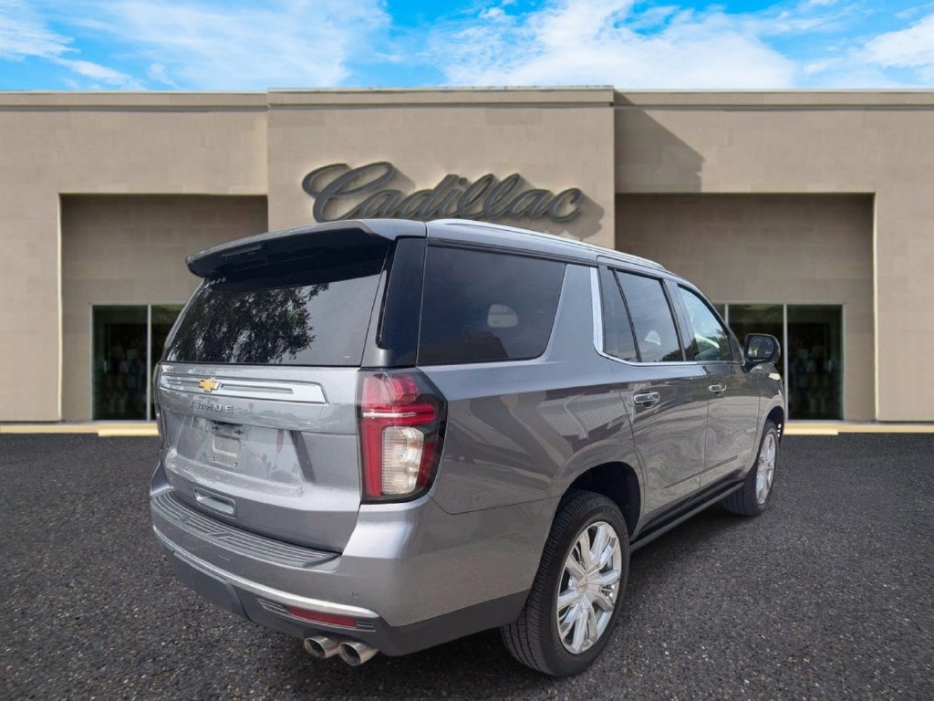 Used 2021 Chevrolet Tahoe High Country w/ Premium Package AWD/4WD image 3