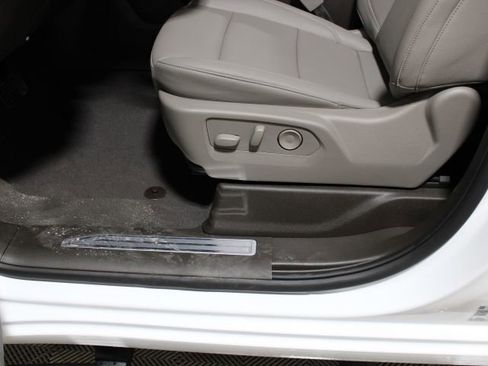 New 2025 GMC Sierra 2500 SLT w/ SLT Premium Package image 13