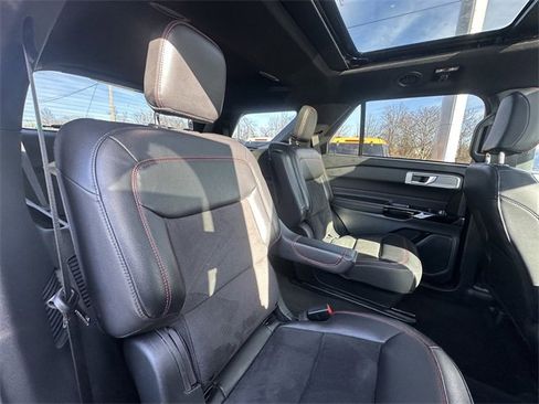 Certified 2023 Ford Explorer ST-Line w/ Class IV Trailer Tow Package image 38