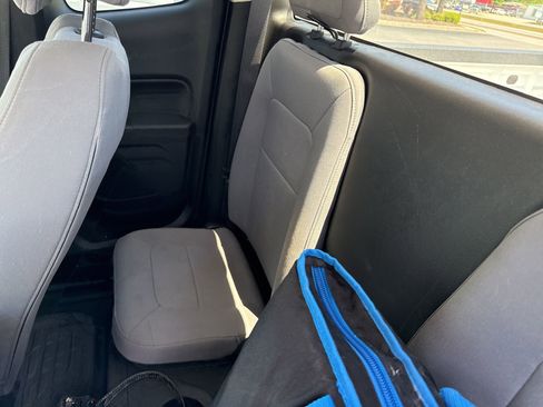 Used 2020 Chevrolet Colorado W/T w/ WT Convenience Package image 12