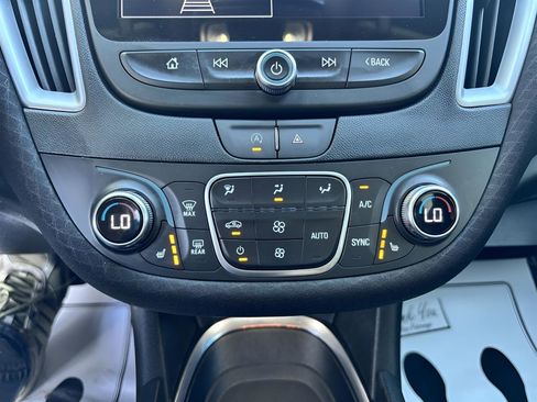 Used 2023 Chevrolet Malibu LT FWD image 23