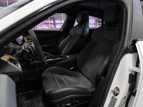 Used 2022 Audi e-tron GT Premium Plus image 35