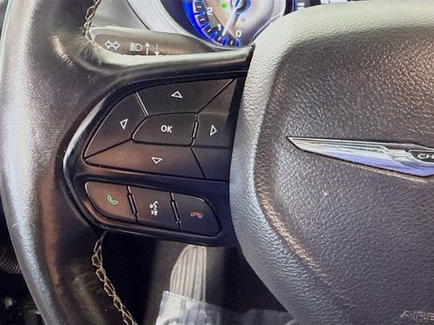 Used 2020 Chrysler Pacifica Touring-L w/ S Appearance Package image 14