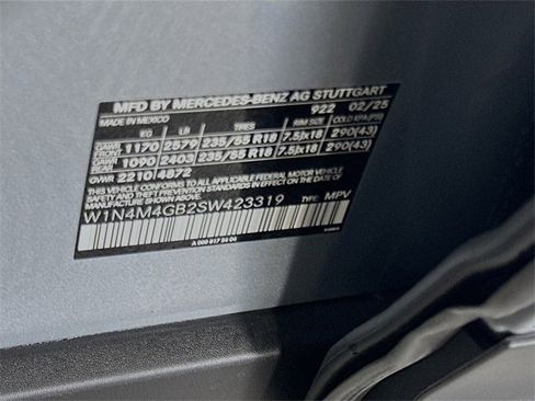 Certified 2025 Mercedes-Benz GLB 250 image 31