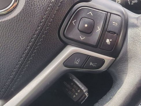Used 2017 Toyota Highlander Limited Platinum AWD/4WD image 15