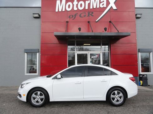 Used 2016 Chevrolet Cruze LT FWD image 5