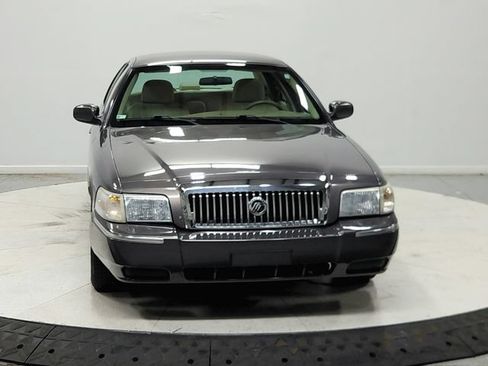 Used 2007 Mercury Grand Marquis GS RWD image 2