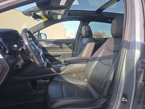 Used 2023 Cadillac XT5 Premium Luxury w/ Technology Package image 12