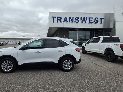 Used 2022 Ford Escape SE AWD/4WD image 2
