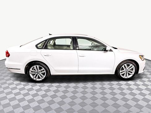 Used 2019 Volkswagen Passat 2.0T Wolfsburg w/ Wheels & Sunroof Package image 11
