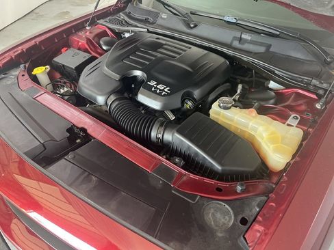 Used 2021 Dodge Challenger SXT w/ Driver Convenience Group RWD image 9