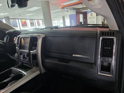 Used 2017 RAM 1500 Laramie w/ Convenience Group AWD/4WD image 28