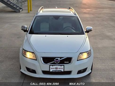 Used 2011 Volvo V50 T5 R-Design image 3