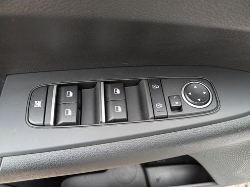 Used 2023 Kia Forte LXS w/ LXS Technology Package image 18