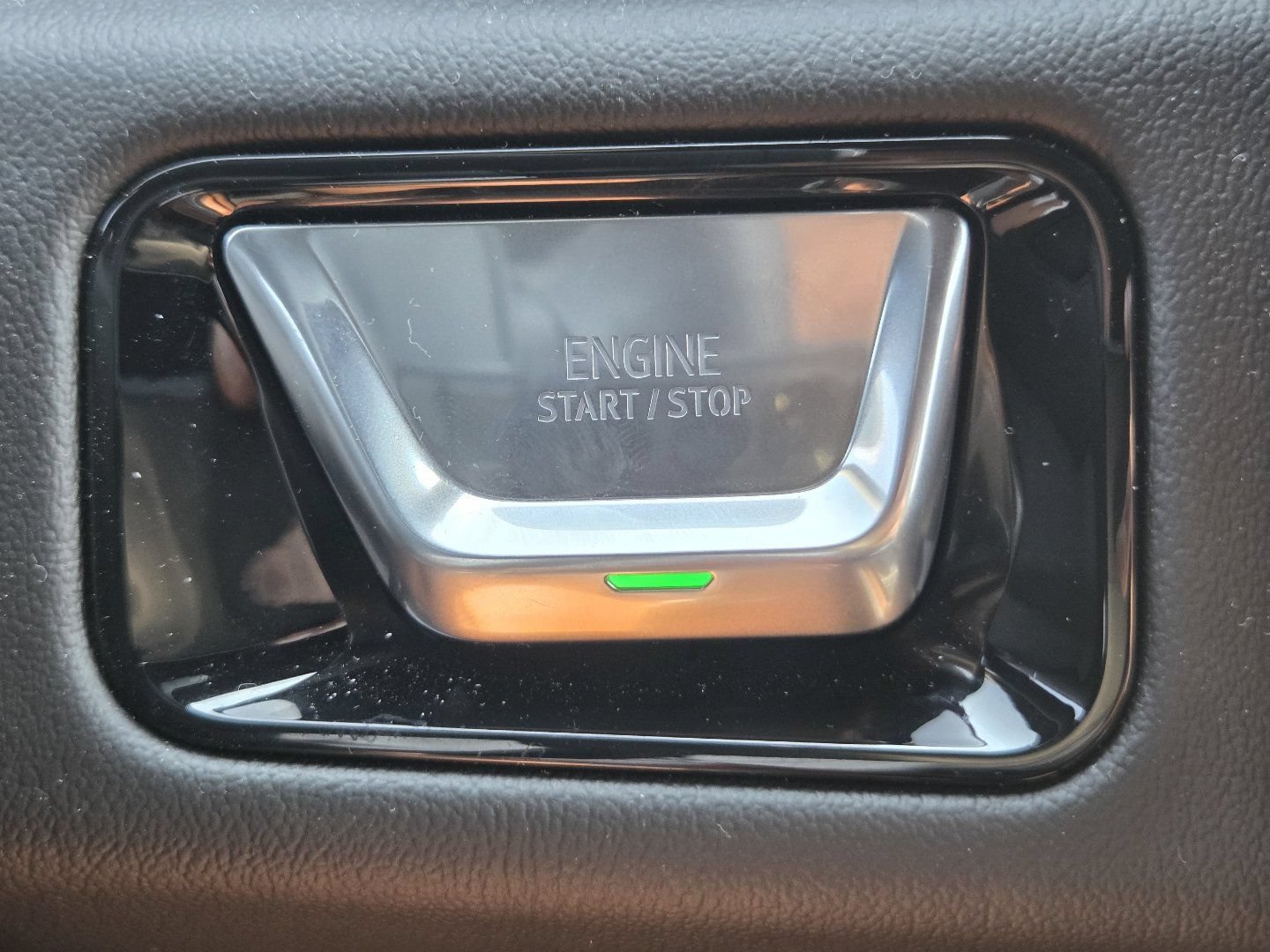 New 2026 GMC Yukon Denali w/ Sun & Power Step Package AWD/4WD image 37
