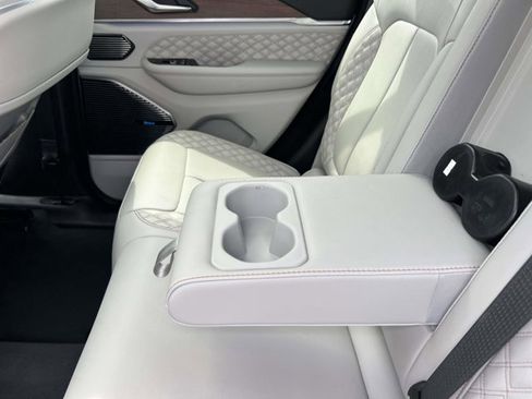Certified 2022 Jeep Grand Cherokee Summit w/ Advanced Protech Group IV AWD/4WD image 12