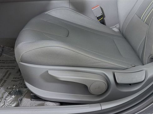 Used 2025 Hyundai Elantra Sport FWD image 21