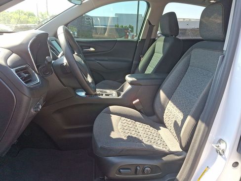 Certified 2024 Chevrolet Equinox LT FWD image 11
