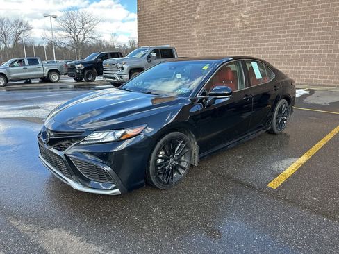 Used 2021 Toyota Camry XSE w/ Navigation Package image 5