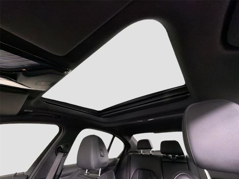 Certified 2023 BMW 330i Sedan w/ M Sport Package RWD image 19