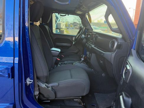 Used 2018 Jeep Wrangler Unlimited Sport S image 16