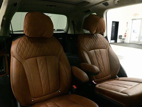 Used 2025 BMW X7 M60i image 15