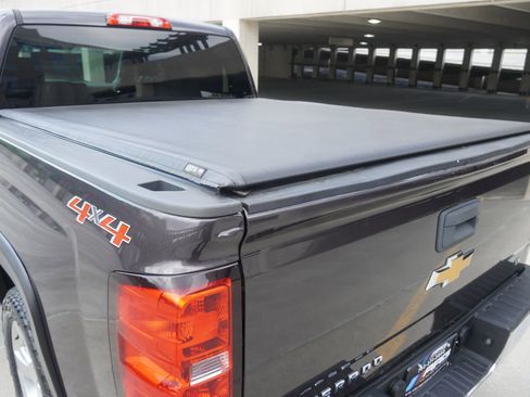 Used 2015 Chevrolet Silverado 1500 LT AWD/4WD image 30