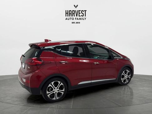 Used 2020 Chevrolet Bolt Premier w/ Infotainment Package FWD image 7
