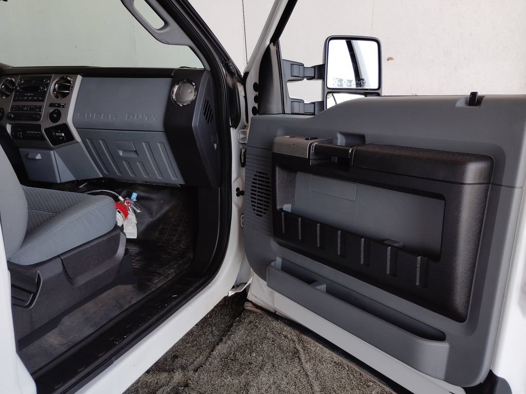 Used 2016 Ford F350 XLT w/ XLT Interior Package RWD image 10
